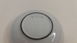 Asbak in wit met rode geel oranje binnenkant / White ashtray red orange yellowinside