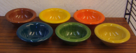 Snack schaaltjes in oranje 14 cm.  /  Snack bowls in oranje 5.5 inch.