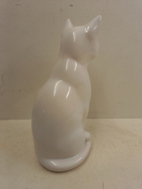 Mooi keramiek wit poesje 29 cm. / Beautiful ceramic white cat 11.41 inch.