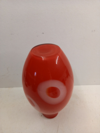 Mooie rode vaas glas 33 cm. / Beautiful red vase glass 12.99 inch.