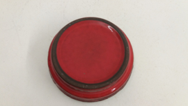 Rode asbak met groene rand 15.5 cm. / Red ashtray with green edge 6.1 inch.