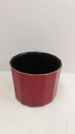 Rode bloempot nummer 2140 in maat 3 / Red planter number 2140 size 3