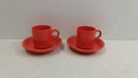Kop en schotel in oranje keramiek / Cup and Saucer in orange ceramics
