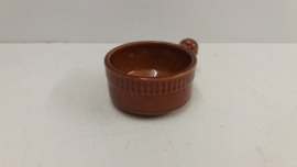 Oude sauskommetje in groen nr. 3528. / Old sauce bowl green nr. 3528