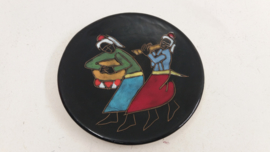 Tunesisch wandbord met een man 18 cm. / Tunisian wall plate with a man 7.1 inch.
