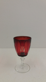 Rode port glas  1x / 8 x 4 cm. /  Red port glass 1x /  3.1 x 1.6 inch.
