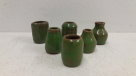 6 mini vaasjes in wit  / 6 mini vases in white
