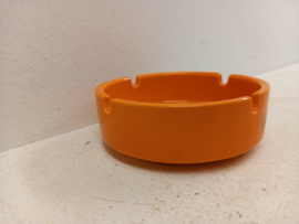 Mooie oranje asbak Holland / Nice orange ashtray Holland.