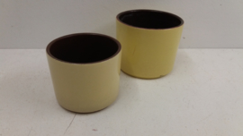 Set gele bloempotten in 2119 / Set yellow planters in number  2119
