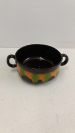 Bruine soepkom met oranje en groen /  Brown soup bowl with orange and green