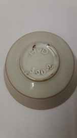 Mooie schaal gemerkt H v D en 390-2 / Nice bowl marked H v D and 390-2