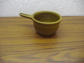 Sauskommetje met steeltje bruin groen / Sauce bowl with a handle brown green