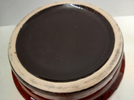 Rode bloempot met doorschijnende zwart / Red flower pot with translucent black