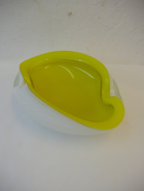Wit gele asbak / White yellow ashtray
