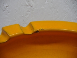 Hofra grote asbak in oranje 21 cm. / Hofra big ashtray in orange 8.3 inch.