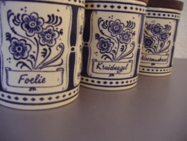 Kruidenpotjes Wachtersbach / Herb jars Wachtersbach