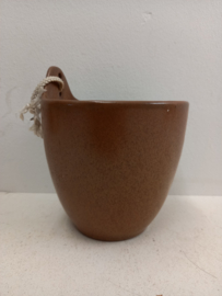 Mobach hangpot in bruin keramiek / Mobach hanging planter in brown ceramics