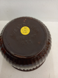 Bruine pot in nummer 433 / Brown pot in number 433
