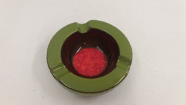 Set asbakken met rode binnenkant / set ashtrays with red inside