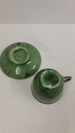 Groen gespikkelde kop en schotel   / Green spotted cup and saucer