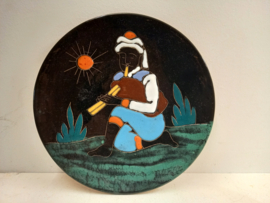 Man met gele fluit 28 cm. / Man with yellow whistle 10.6 inch.