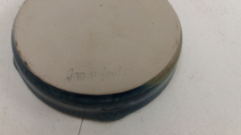 Blauwe asbak van Jan de Graaf 15 cm. / Blue ashtray by Jan de Graaf 5.9 inch.
