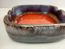 Scheurich 139-14 Asbak in bruin met rood / 139-14 ashtray in brown with red