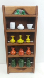 Wit poesje voor in een wandrekje / Small little white cat for in a wall rack
