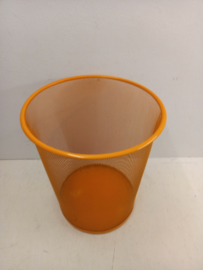 Oranje prullenbak metaal 34,5 cm. / Orange trash can metal 34.5 cm.