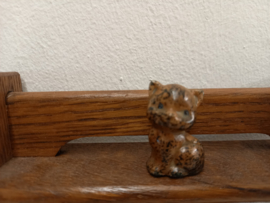 Bruin poesje brons 3 cm.  Schotland/ Little brown cat bronze 1.18 inch. Scotland