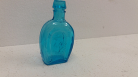 Glazen flesjes voor wandrekje / Small little bottles for wall rack
