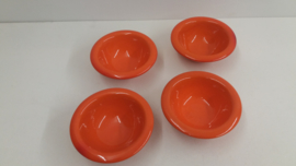 Snack borden in retro kleuren 20 cm.  /  Snack plates in retro colors 7.9 inch.