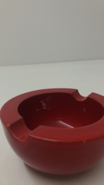 Setje asbakken in rood 311 en 312 / Set ashtrays in red 311 and 312