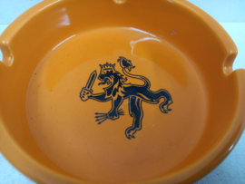 Mooie oranje asbak Holland / Nice orange ashtray Holland.