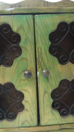 Klein groen wandkastje voor sleutels?? / Little green wallcabinet for keys??
