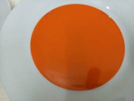 Mooie set borden wit met oranje 6 x /  Nice set of plates white with orange 6 x