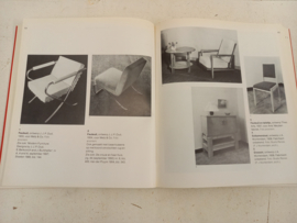 Stoelen Nederlandse ontwerpen 1945-1985