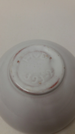 Mooie schaal gemerkt H v D en 393-2 / Nice bowl marked H v D and 393-2