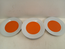 Mooie set borden wit met oranje 6 x /  Nice set of plates white with orange 6 x