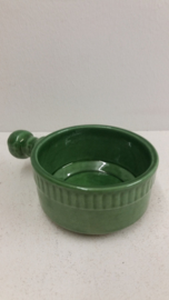 Oude sauskommetje in groen nr. 3528. / Old sauce bowl green nr. 3528