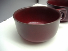 2 soepkommen in donker rood / 2 soupbowls in dark red