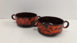 Bruine soepkommen met oranje  /  Brown soup bowls with orange