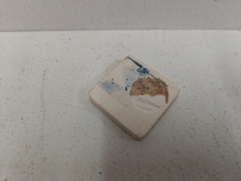 Klein Delfts tegeltje met een molen 4 cm. / Small Delft tile with a windmill 1.57 inch.