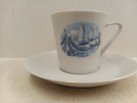 Bavaria kop en schotel met strand afbeelding / Bavaria cup and saucer with beach image