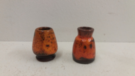 Kleine paarse vaasjes fatlava 4 en 3  cm. / Small purple vases fatlava 1.57 and  1.18inch.