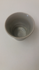 Bloempotje in grijs  2111 gemerkt A  / Planter in gray 2111 marked A