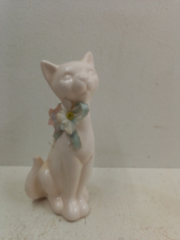 Witte poes 14 centimeter. / White pussycat 5.51 inch.