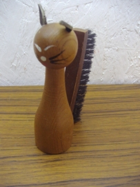 Bar stoffertje in teak in de stijl van een Kat / Bar brush in teak Cat style