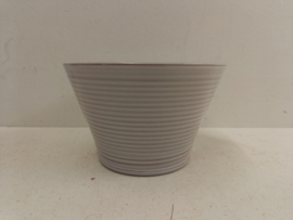 Mooie bloempot van West-Raven nr. 262 / Nice planter by West-Raven nr. 262