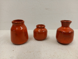 Klein wit vaasje 4 x 4 cm. / Little vase in white 1.57 x 1.57  inch.